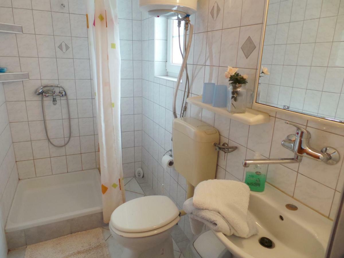 Apartmani Vjera Рибарица Экстерьер фото
