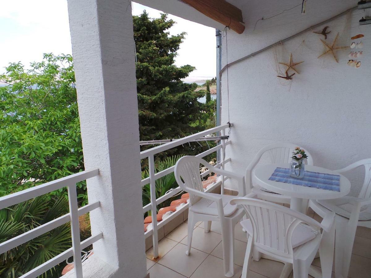 Apartmani Vjera Рибарица Экстерьер фото